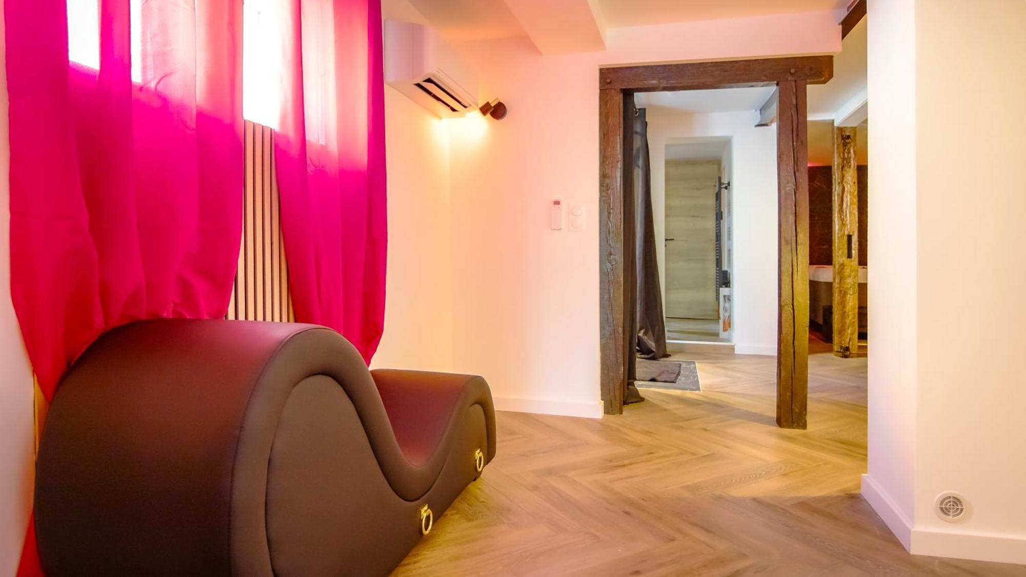 Hotel Le Fruit Defendu 67 Brumath Esterno foto