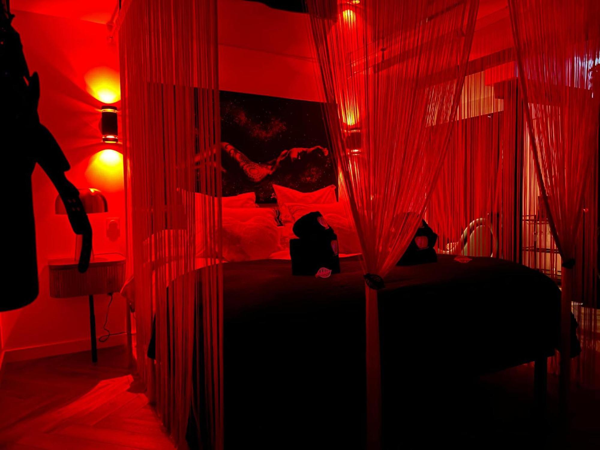 Hotel Le Fruit Defendu 67 Brumath Esterno foto